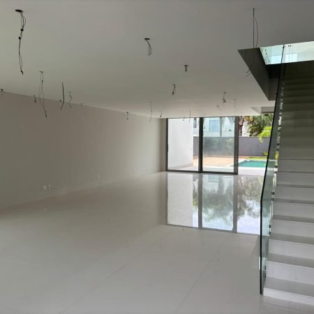 WhatsApp Image 2024-12-13 at 17.34.18