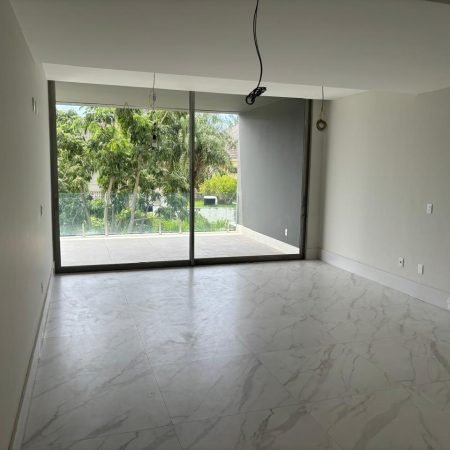 WhatsApp Image 2024-12-13 at 17.34.20 (32)