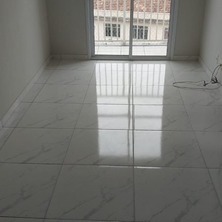 Apartamento para venda possui 47 metros quadrados com 2 quartos todo reformado - Rio de Janeiro - RJ
